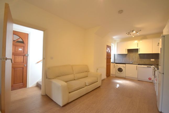 Thumbnail Duplex to rent in Franciscan Road, Tooting, London