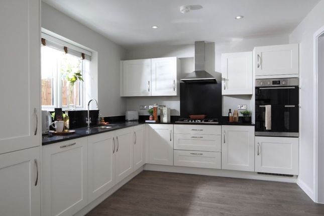 271, Ackender Hill Sales Suite, Alton photo 2