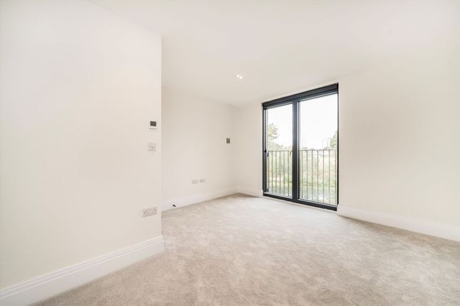 House 5 Grand Union Row,, 1-9, Bryanston Close, Norwood Green photo 5
