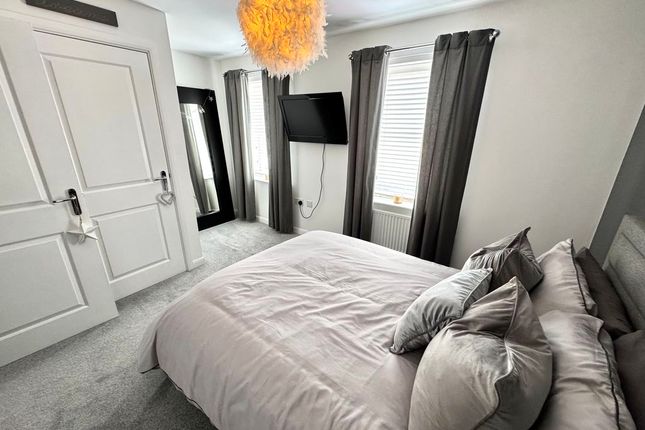 4, Drybread Lane, Nuneaton photo 5