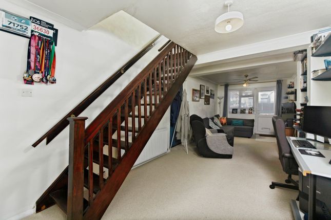 13, Longley Road, Surrey photo 2