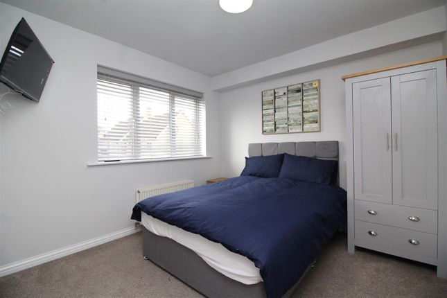28, Clement Drive, Peterborough photo 4