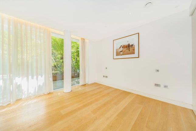 Apartment 2, 16, Barnsbury Square, London photo 4