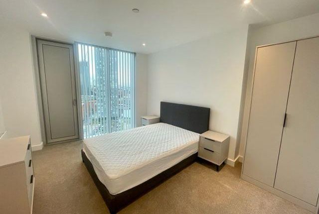 Flat 1605, Blade Tower, Manchester photo 5