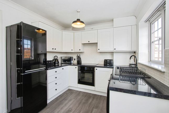 85, Mill Chase Road, West Yorkshire photo 3