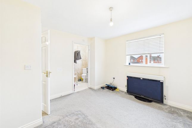 30, Billingham Close, Gloucestershire photo 2