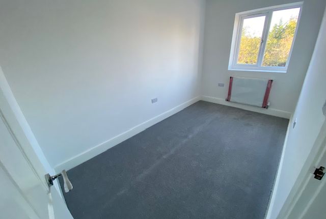 Semi-detached house to rent in Wingate Road, Luton