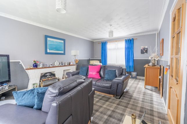 32, Rosevale Crescent, Bellshill photo 4