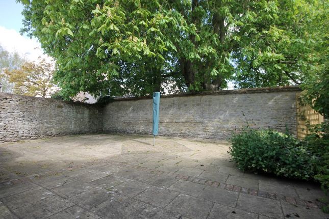 Detached house for sale in Court Close, Kidlington