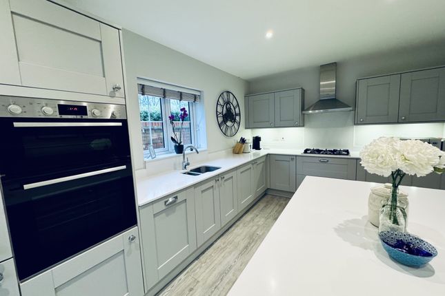 5, St. Legers Way, Riseley photo 4