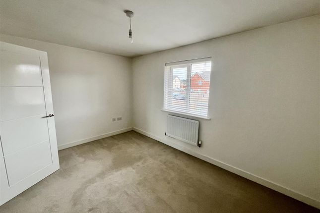 32, Wagtail Walk, Axminster photo 5