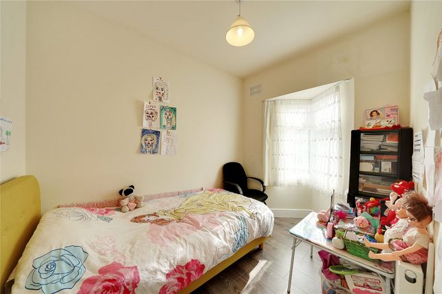 Flat for sale in North Circular Road, London