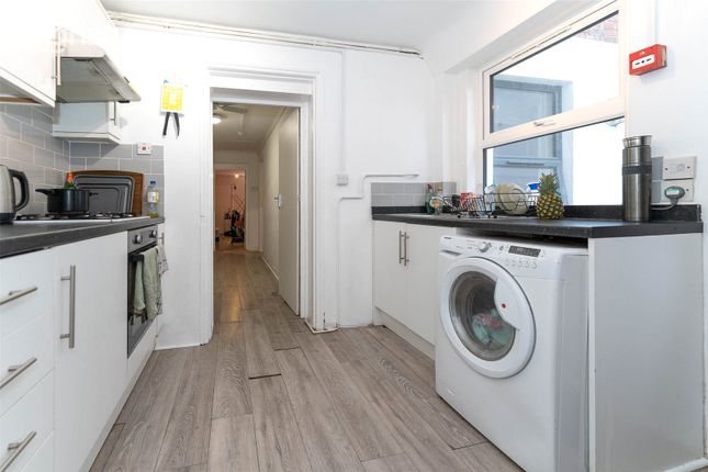 Flat to rent in Church Road, Hove, East Sussex