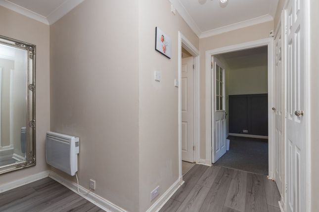 87 Mahon Court, Glasgow photo 4