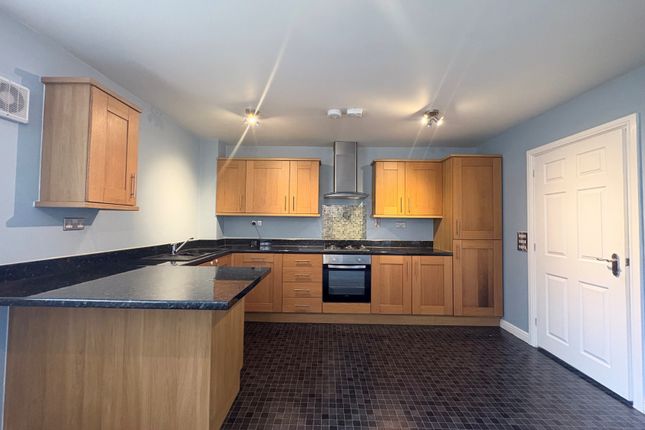 27, Shire Lodge Close, Corby photo 2