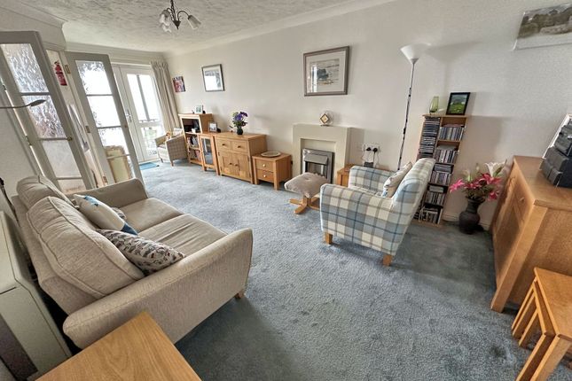 Flat 15, Carnes Court Emslie Road, Falmouth photo 4