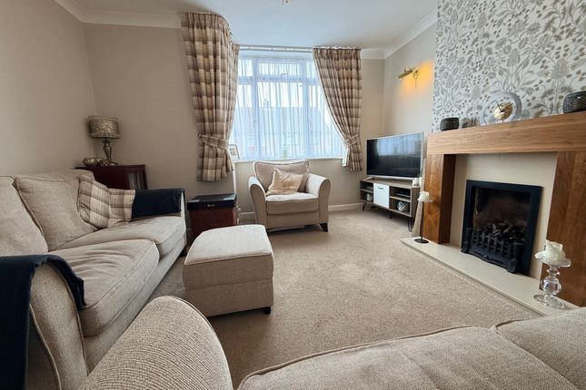 64 Combe Park, Yeovil photo 4