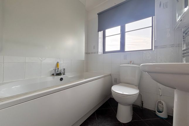 15, Aylesbury photo 4