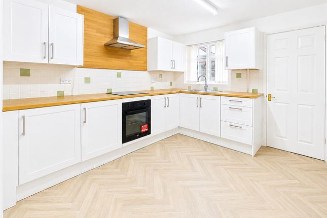77, Wentwood View, Caldicot photo 2