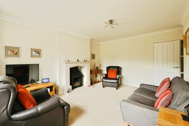 43, Edinburgh Drive, SHEFFIELD photo 4