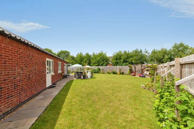 3, Cedar Close, Spalding photo 4