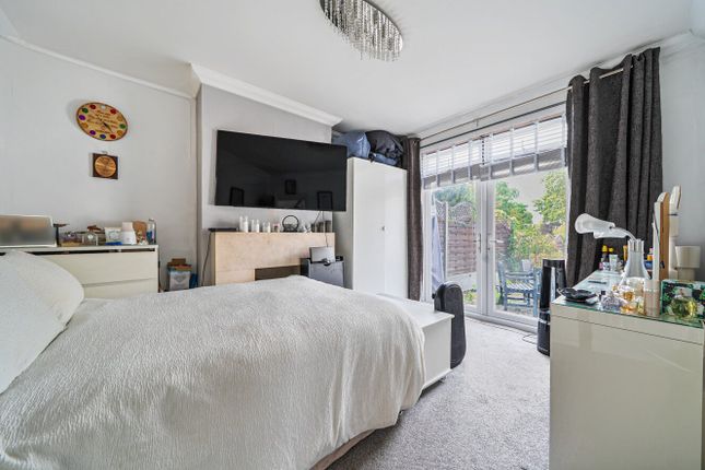 26, Mead Way, Kent photo 4