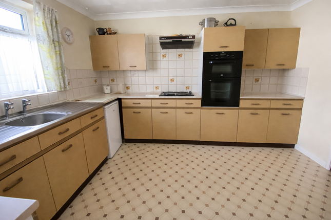 5 Littlebury Gardens, Holbeach photo 2