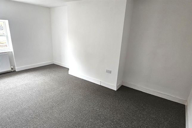 Flat to rent in Middle Gate, Newark
