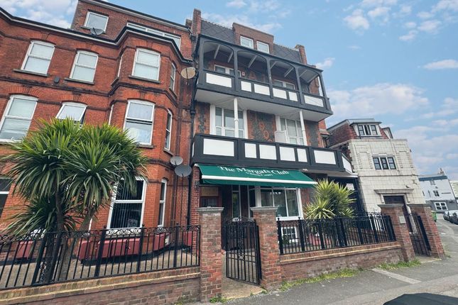 Flat to rent in Cliftonville Avenue, Cliftonville, Margate