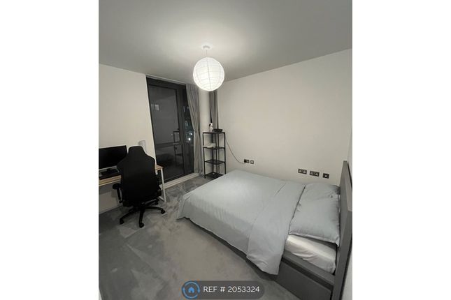 Room to rent in Elder House, London