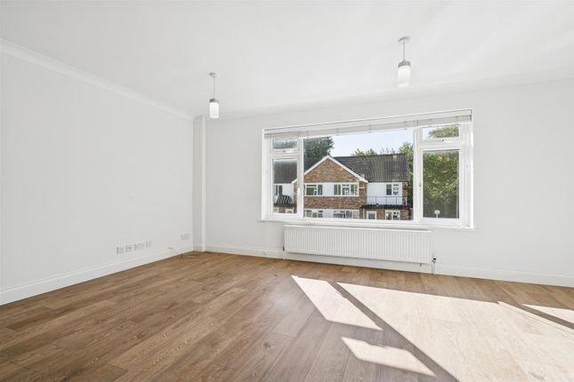 45, Oak Hill, Surbiton photo 3