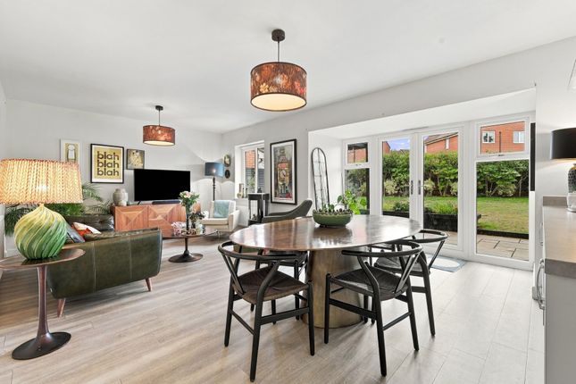 23 Beadon Way, Woodbridge photo 3