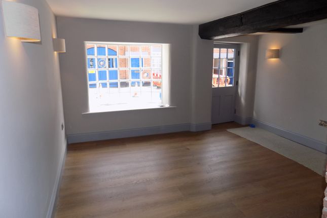 2-bed house on St John Street, Ashbourne Derbyshire, £1,200/mo