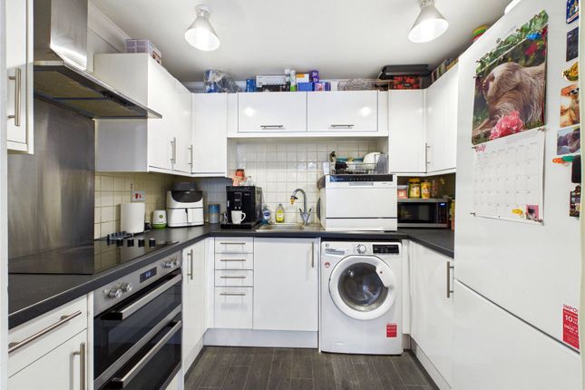 Flat 4, Simon House, 39, St. Marys Road, Suffolk photo 4