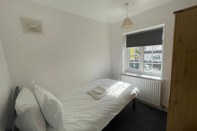 Thumbnail Room to rent in Avalon Road, London
