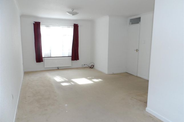 25, Jubilee Close, Pinner photo 3