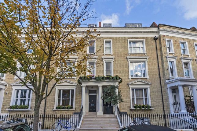 Thumbnail Flat to rent in Eardley Crescent, London