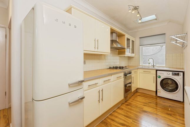 Flat B, 42, Broadwater Down, Kent photo 4
