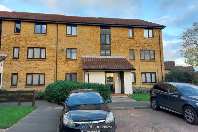 Thumbnail Flat to rent in Deerhurst Close, Feltham