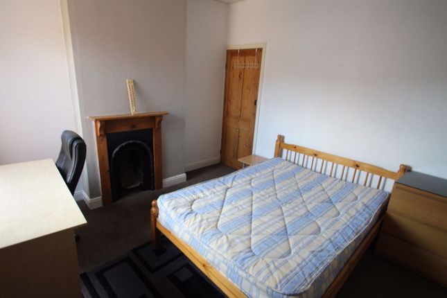 Terraced house to rent in Barclay Street, Leicester