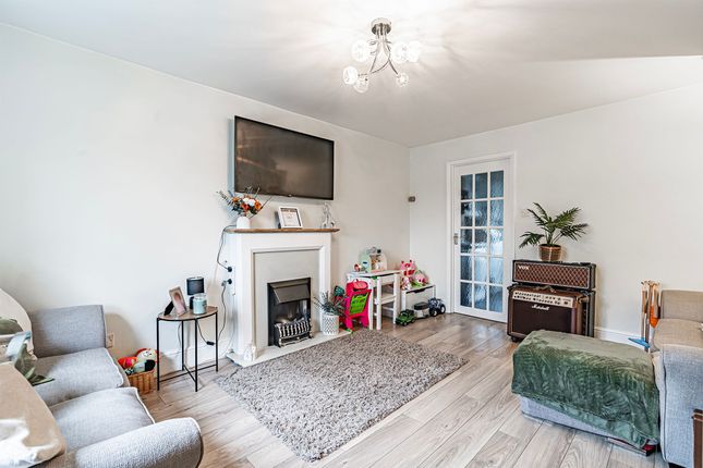 36 Pen Yr Eglwys, Pontypridd photo 3
