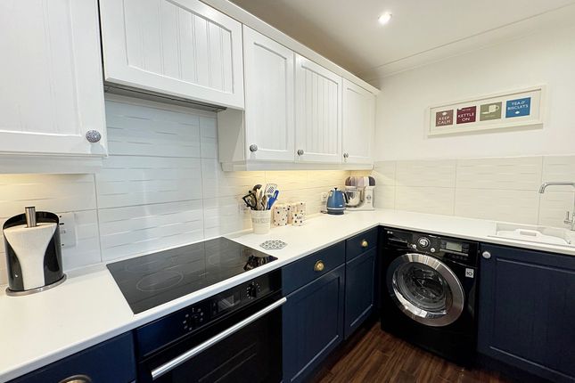 Flat for sale in Quarry Cottages, Woodcote Lane, Leek Wootton, Warwick