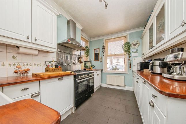 18, Hayes Road, Clacton-On-Sea photo 4