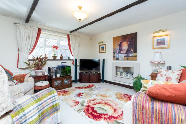 2, Barn Close, Mere Brow photo 4