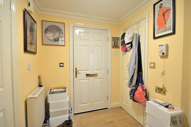 Pegasus Court , Greens Lanes , Winchmore Hill  photo 3