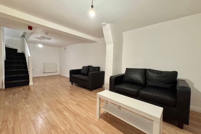 408, Commercial Road, London photo 4