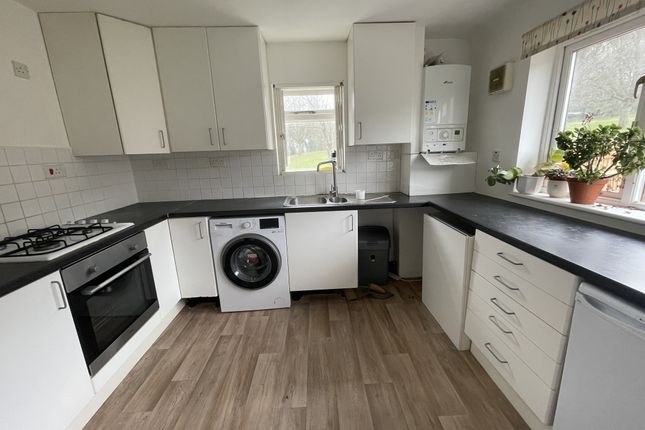 94 Beverley Gardens, WEMBLEY photo 5