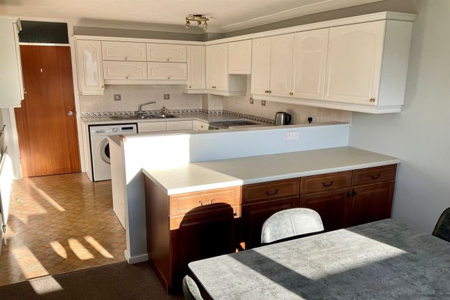 11, Redlands Court, London Road, River, Dover photo 4