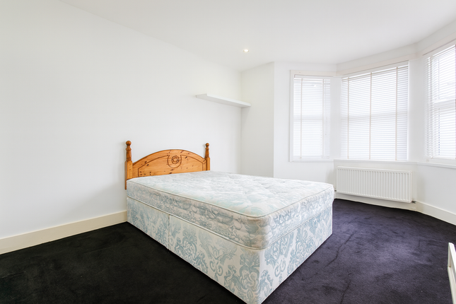 Room 5 - Queens Avenue
