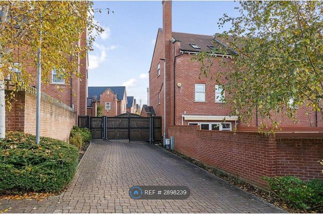 Kinsale Close, Barnet, London photo 2